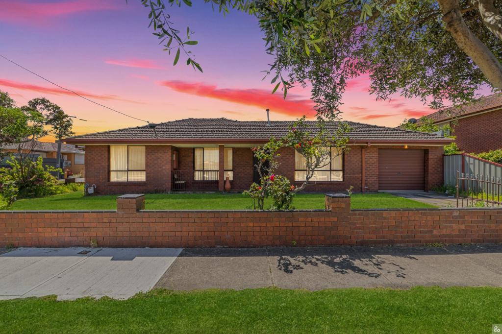 22 BARRY RD, THOMASTOWN, VIC 3074