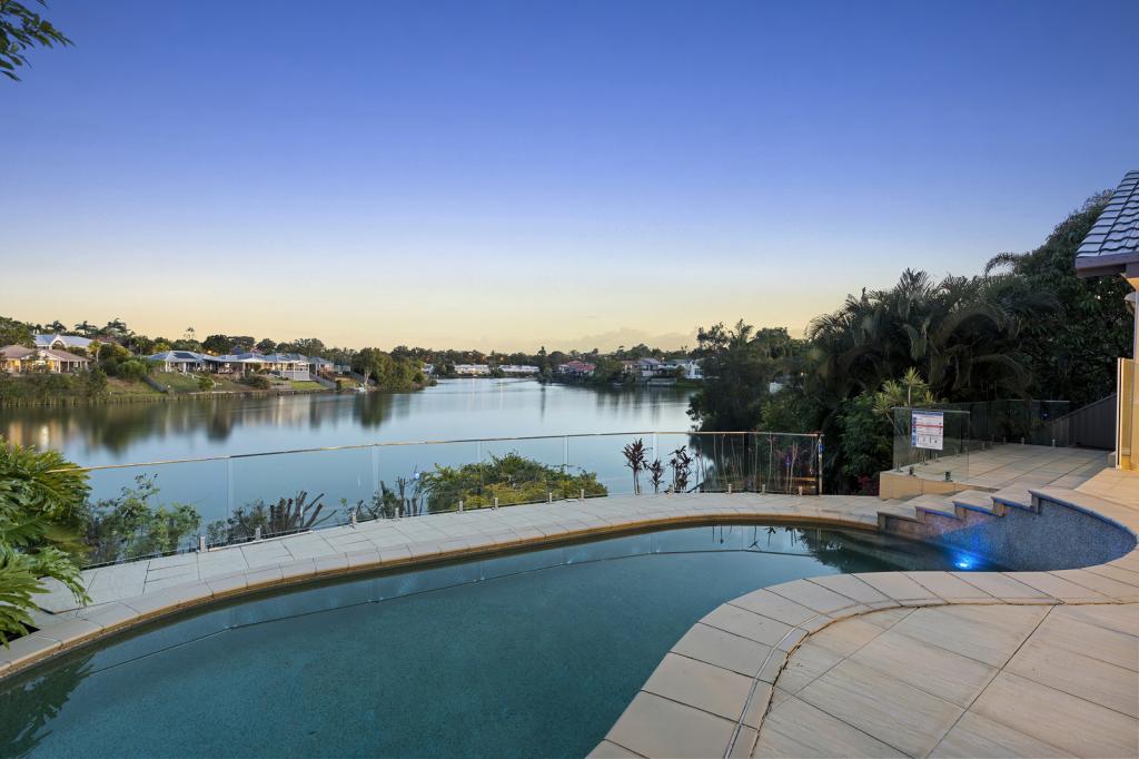 146 Camberwell Cct, Robina, QLD 4226