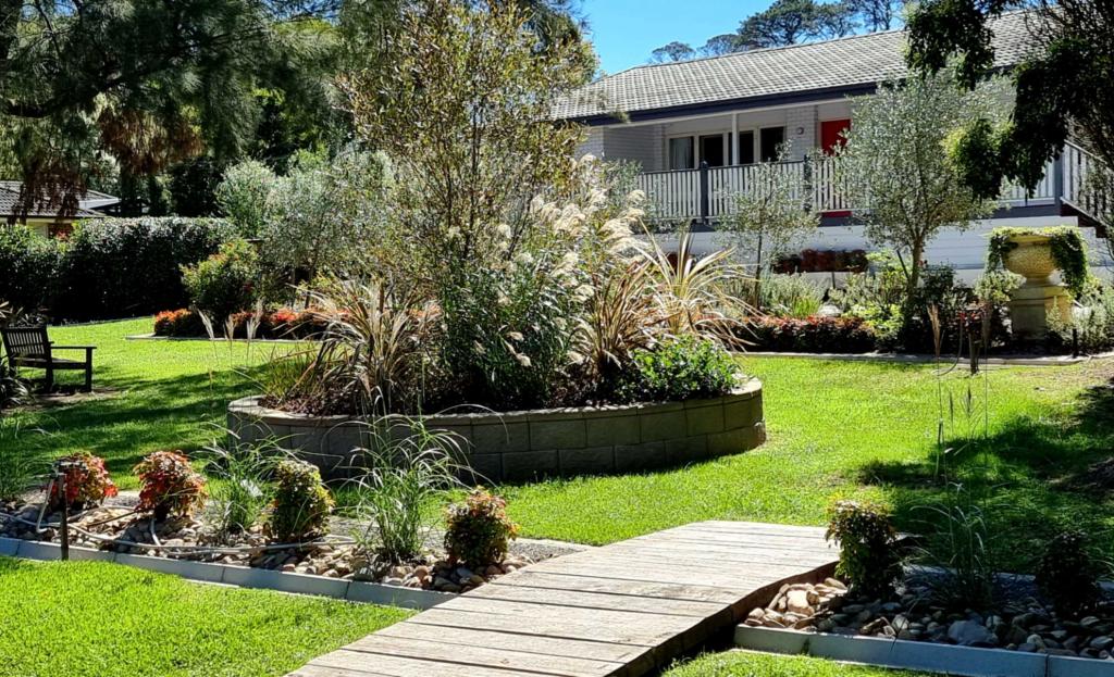 2 WESTMINSTER PL, BURRADOO, NSW 2576