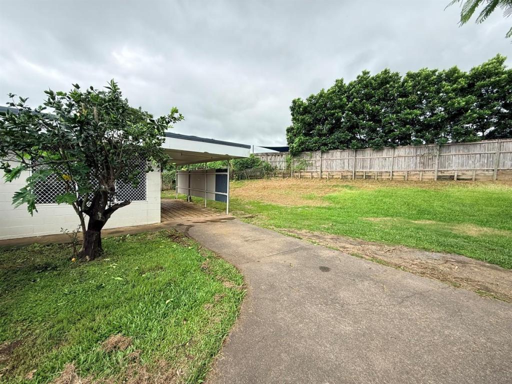 2/27 Sandown Cl, Woree, QLD 4868