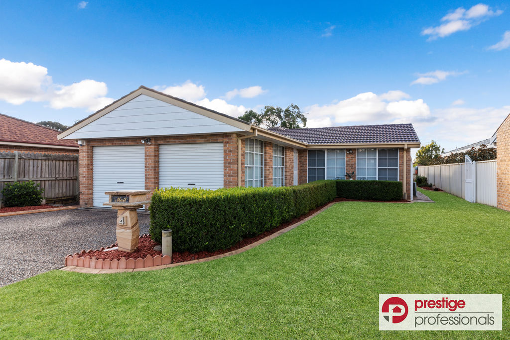 4 CHELSEA GARDEN CT, WATTLE GROVE, NSW 2173