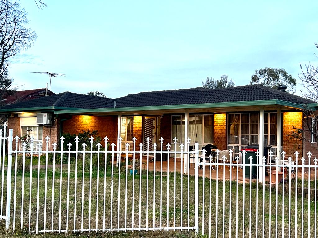 31a Karrabul Rd, St Helens Park, NSW 2560