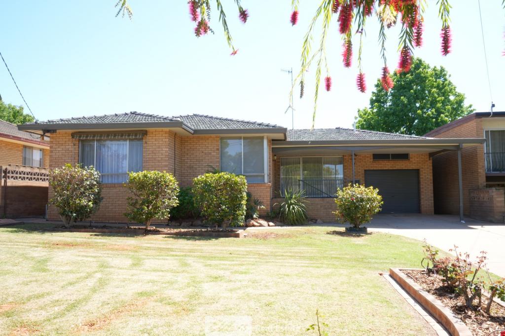 74 Ross Cres, Griffith, NSW 2680