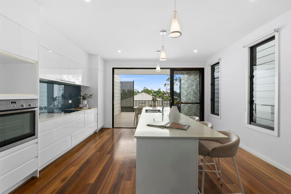 19 VICTORIA CRES, TOOWONG, QLD 4066