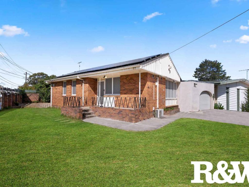58 SANDAKAN CRES, LETHBRIDGE PARK, NSW 2770