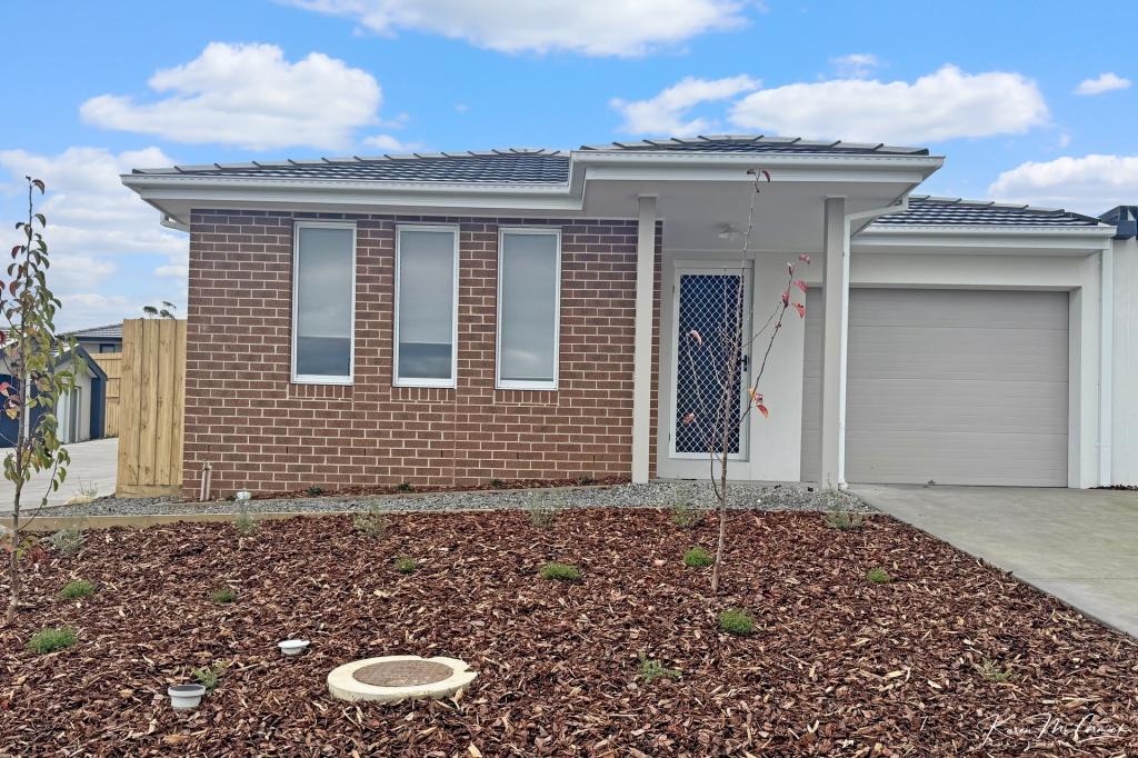 2/ DENISE ST, BUNYIP, VIC 3815