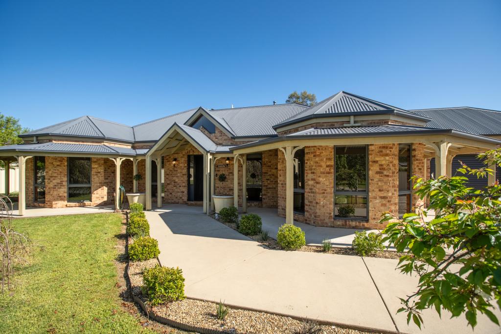 64 Dight St, Jindera, NSW 2642