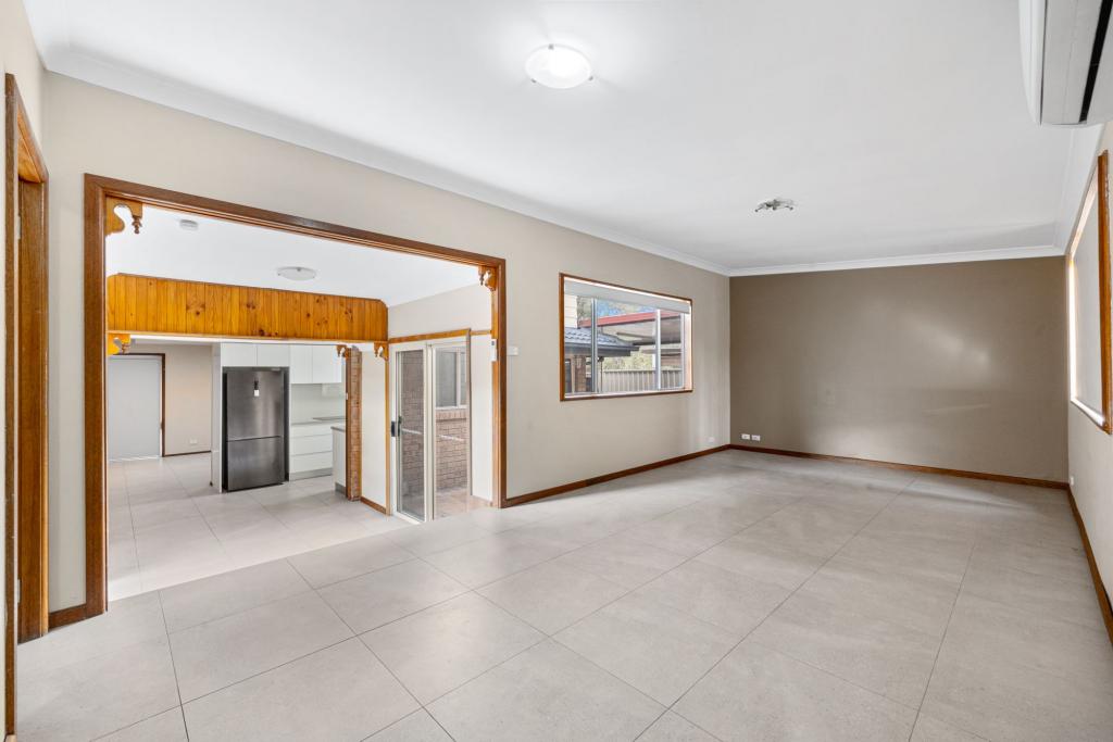 10 Warburton Cres, Werrington County, NSW 2747