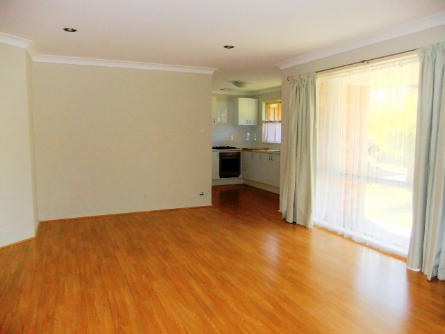 1/6 Cathy Cres, Narara, NSW 2250