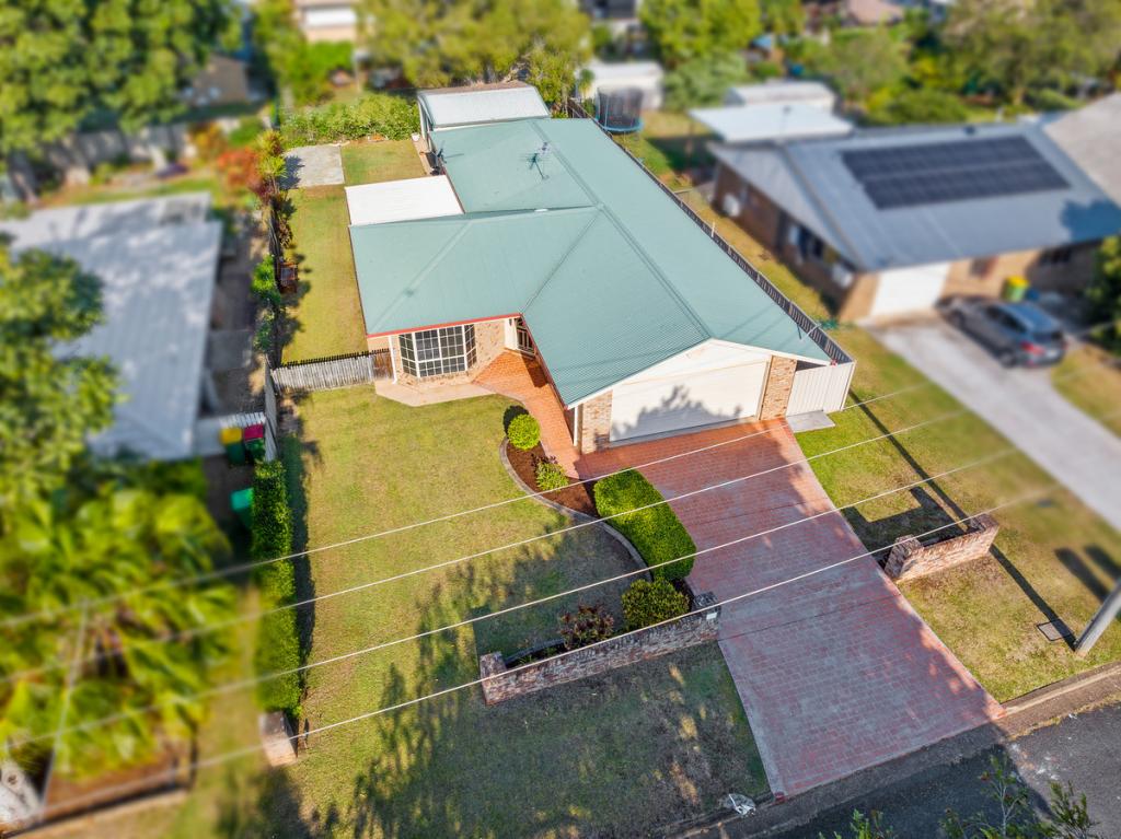 16 Vera St, Redland Bay, QLD 4165