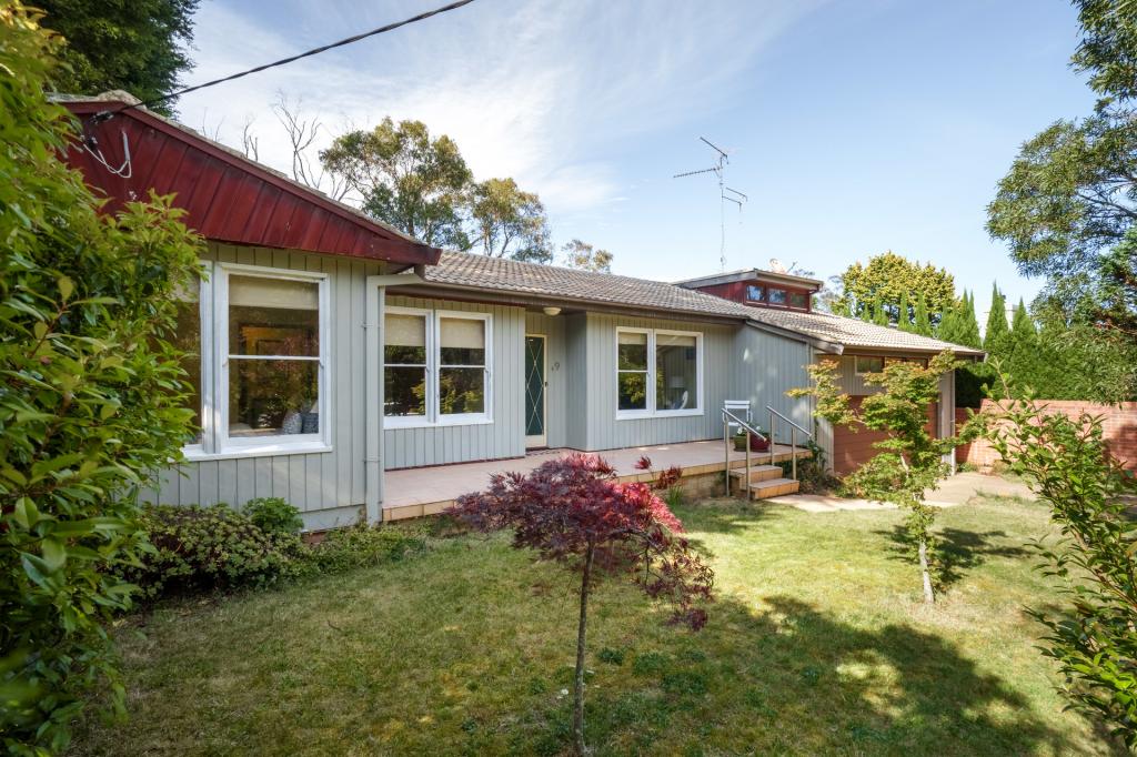 9 BLAXLAND AVE, LEURA, NSW 2780