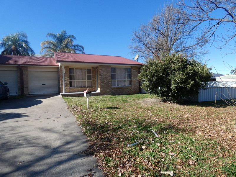 2/22 Honeysuckle Cres, Scone, NSW 2337