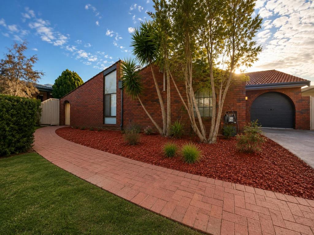 8 Michelle St, Wilson, WA 6107