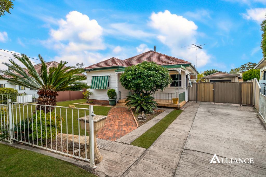 18 Blanc Ave, East Hills, NSW 2213