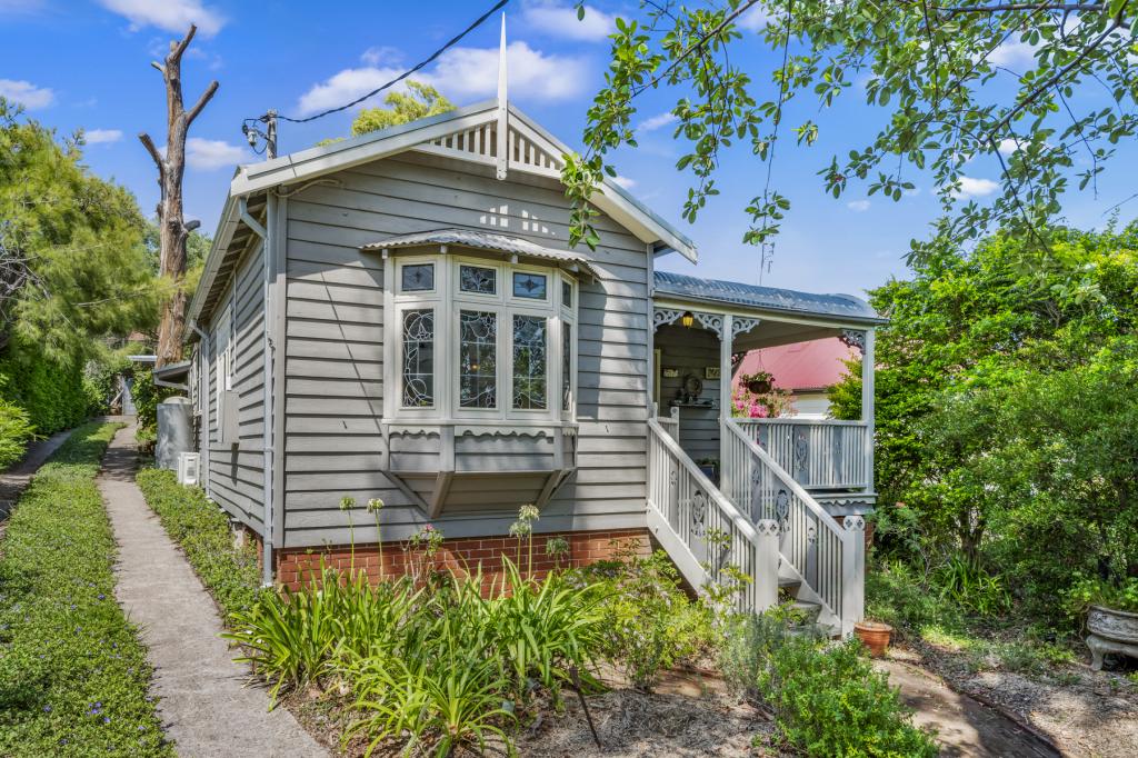 4 Awaba St, Teralba, NSW 2284