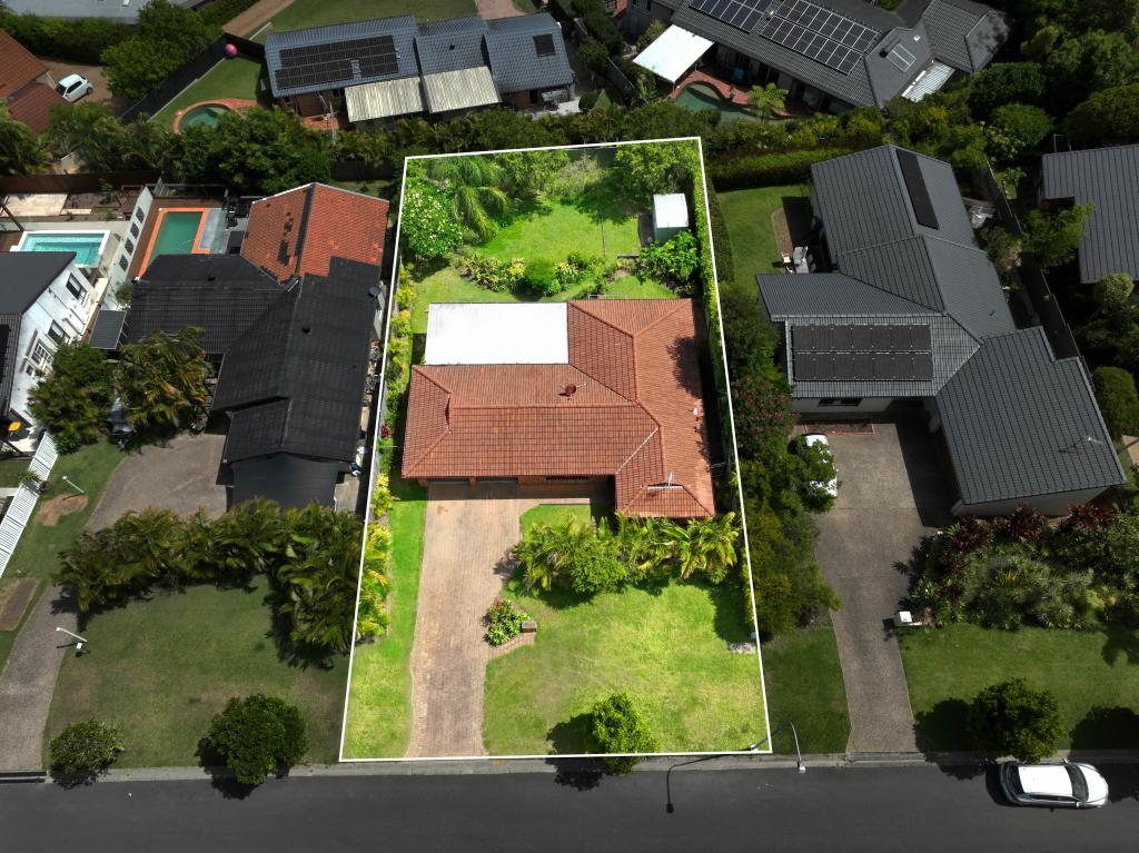 19 Sunningdale Cct, Robina, QLD 4226