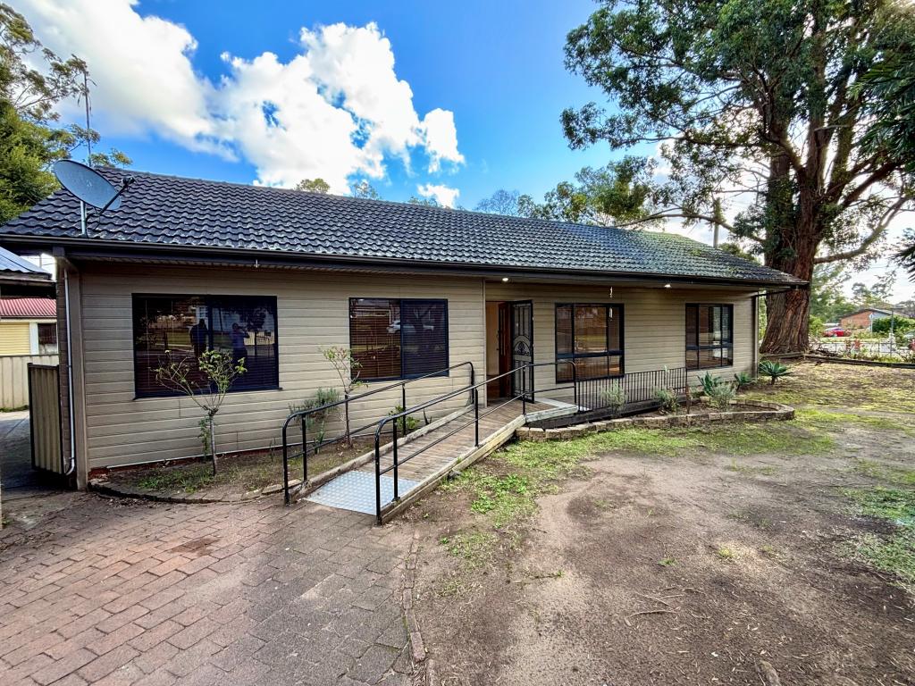 37 Fields Rd, Macquarie Fields, NSW 2564