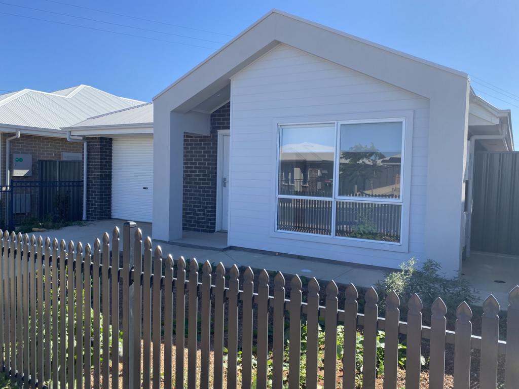 5 Munro Ave, Munno Para, SA 5115