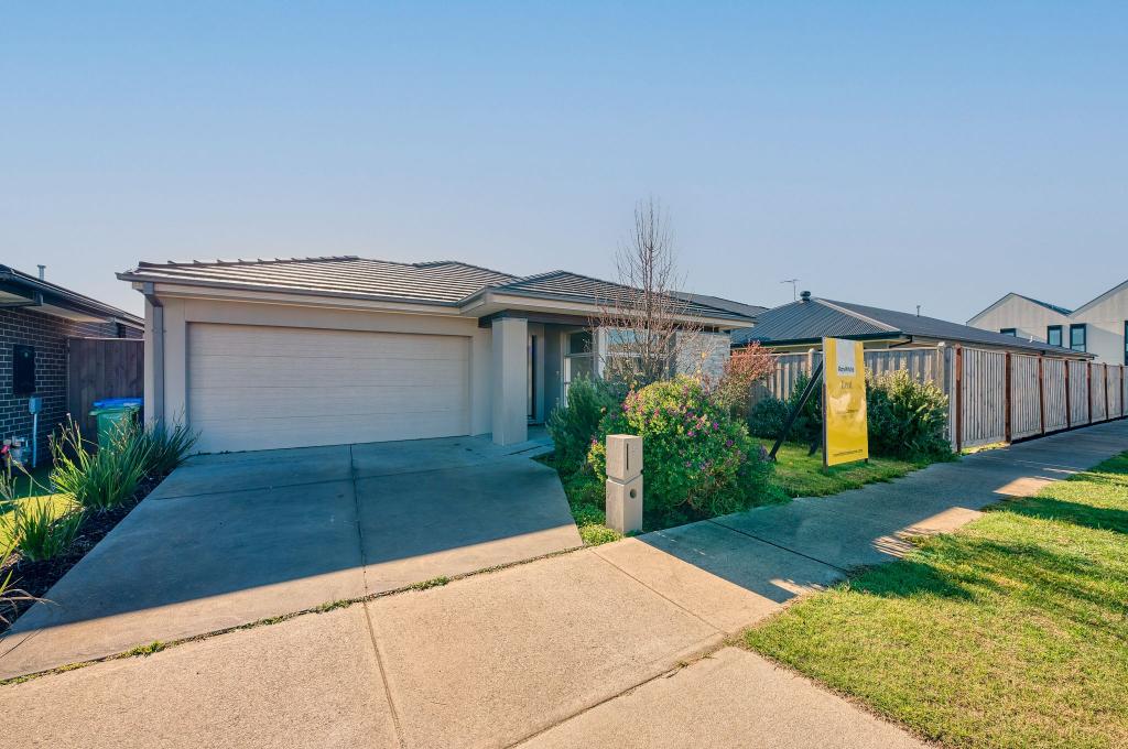 5 Panther Cl, Clyde North, VIC 3978