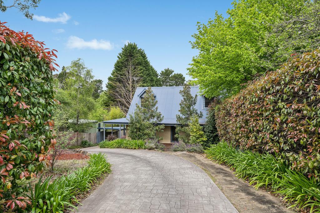 224 Blaxland Rd, Wentworth Falls, NSW 2782