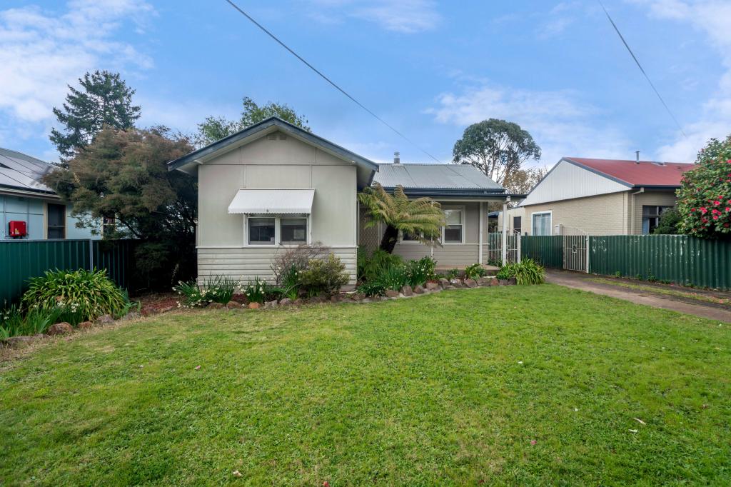 13 Kearneys Dr, Orange, NSW 2800