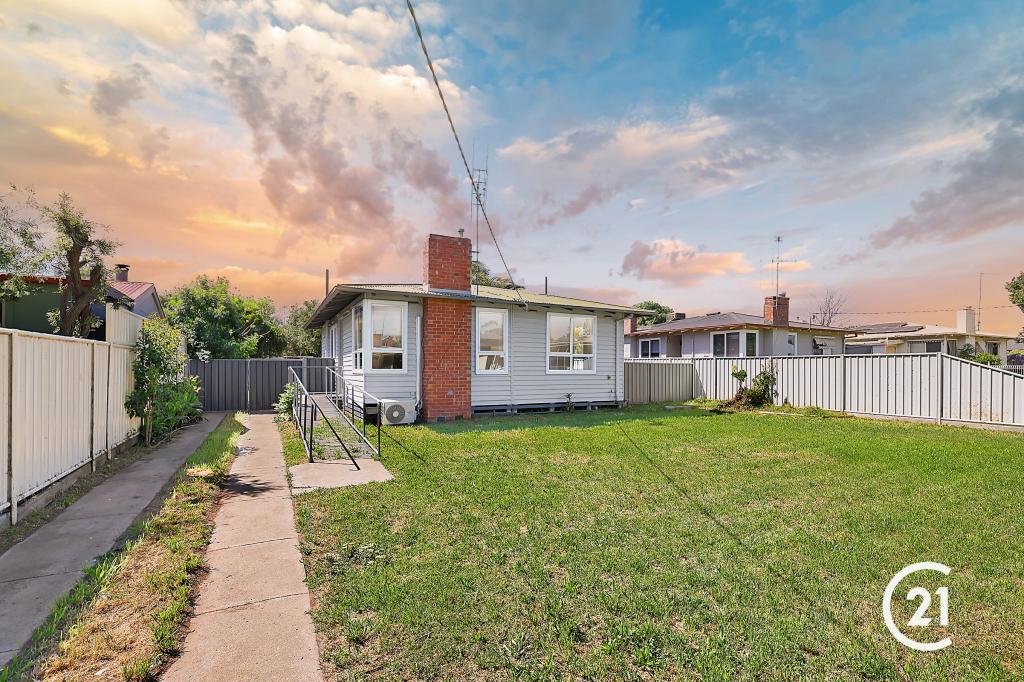 18 GARDEN CRES, ECHUCA, VIC 3564