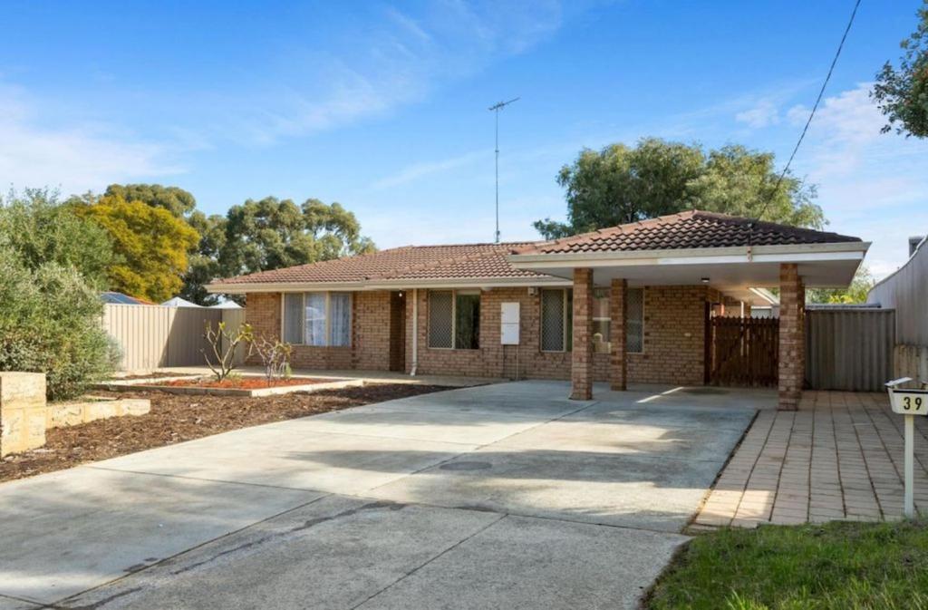 39 Skottowe Pkwy, Parmelia, WA 6167