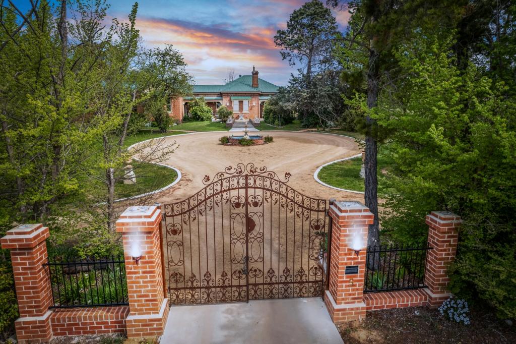 5 BRADFORD DR, YASS, NSW 2582