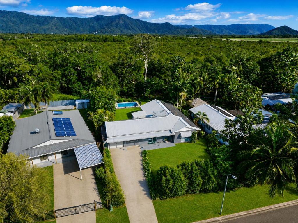 84 Baronia Cres, Holloways Beach, QLD 4878