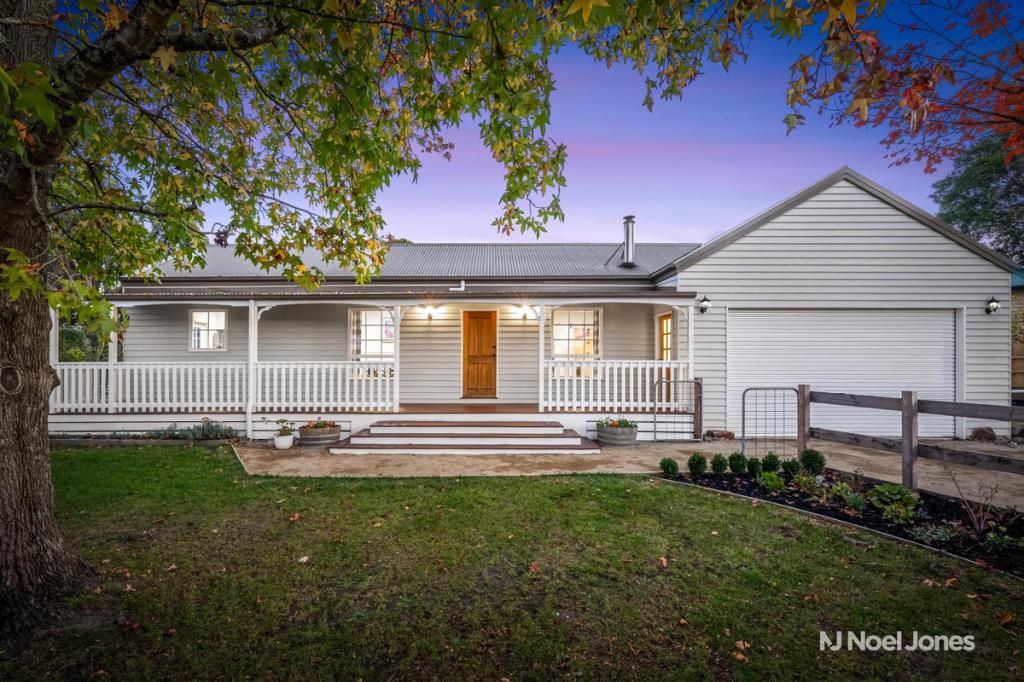 4 View St, Wandin North, VIC 3139