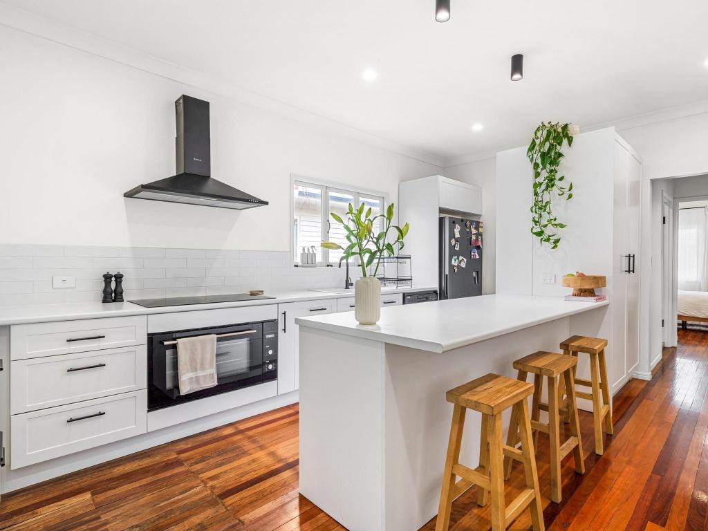 92 Lindwall St, Upper Mount Gravatt, QLD 4122