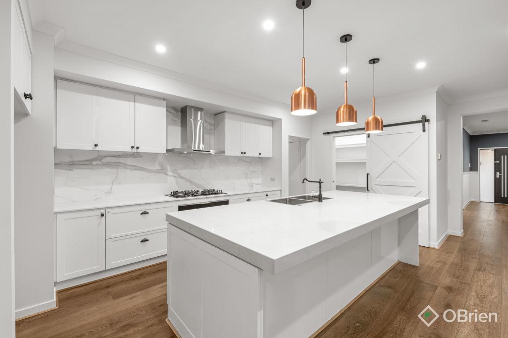 24 Lothbury Dr, Clyde North, VIC 3978