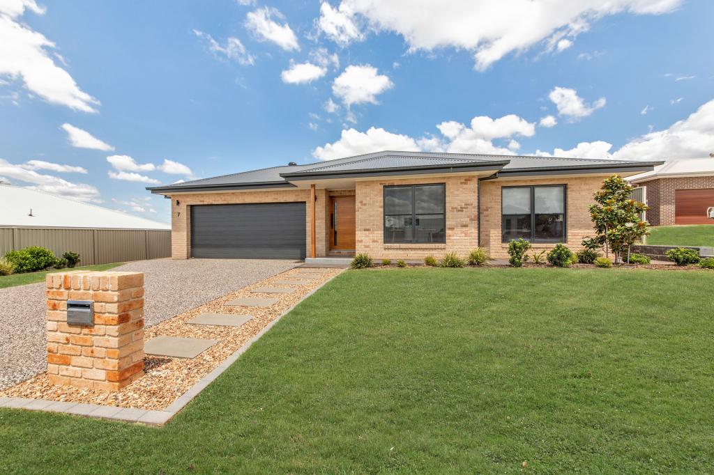 7 Ferrier Dr, Dubbo, NSW 2830