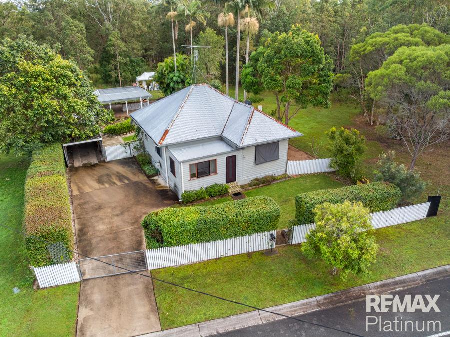 15 Leichhardt St, Woodford, QLD 4514