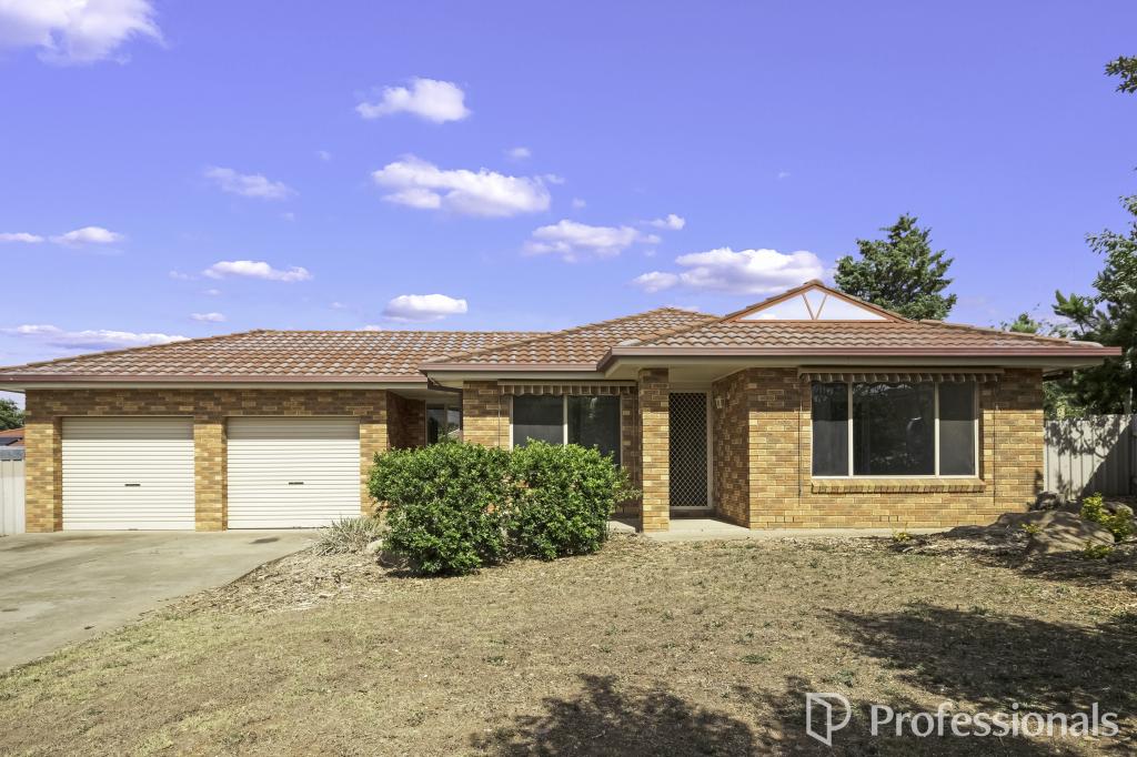 2 Chisholm Pl, Lloyd, NSW 2650