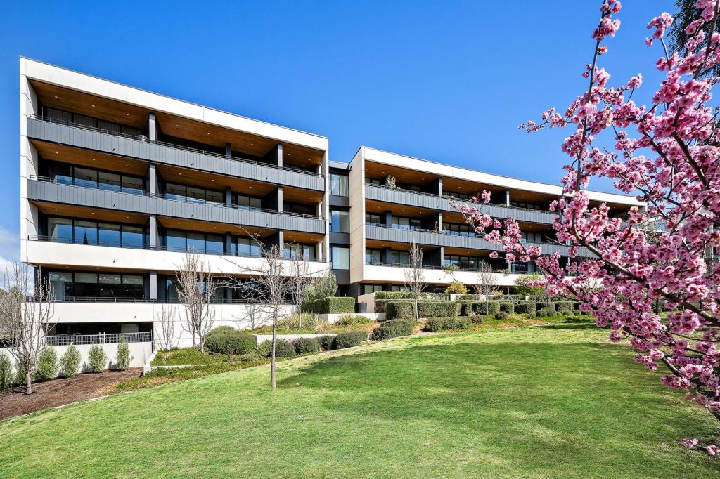 60/7 State Cir, Forrest, ACT 2603