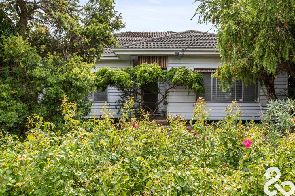 2 Mccasker Ave, Reservoir, VIC 3073