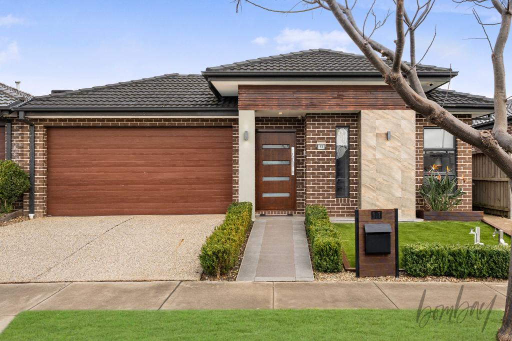 11 LANDSDOWNE AVE, MICKLEHAM, VIC 3064