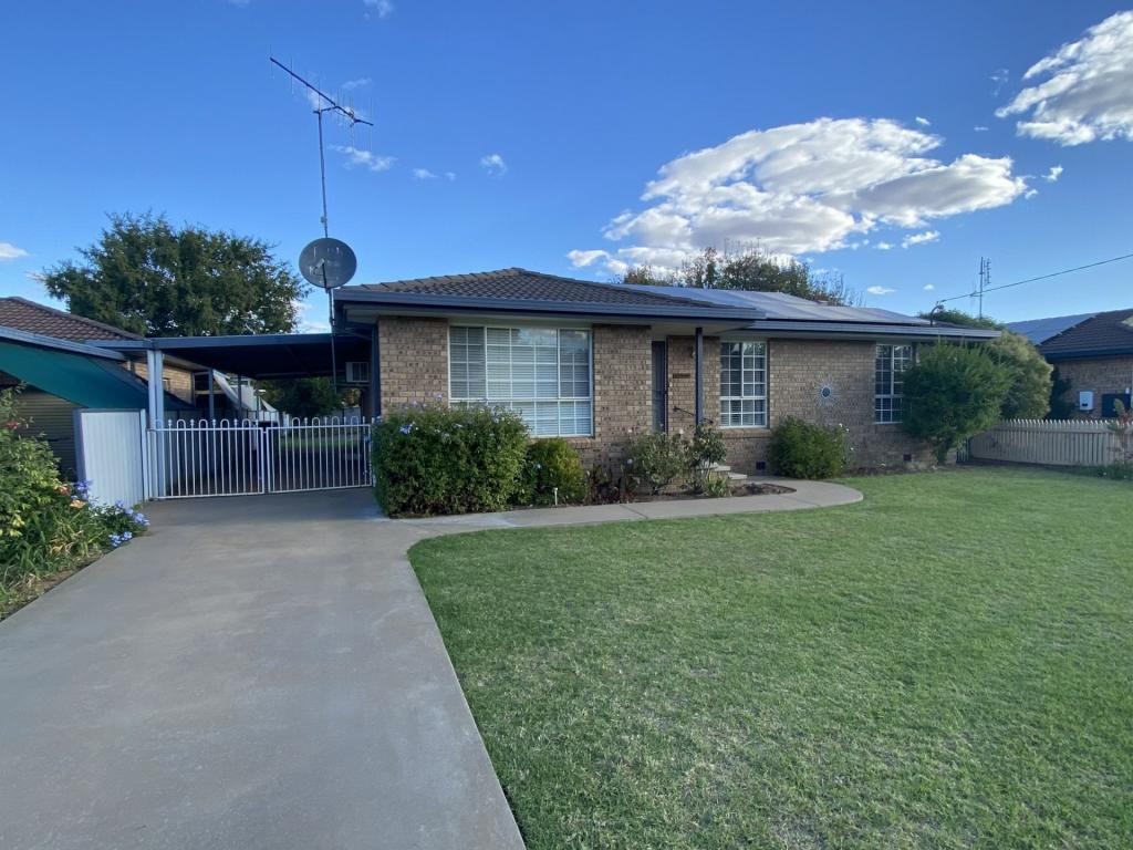 103 Wattle Cres, Narromine, NSW 2821