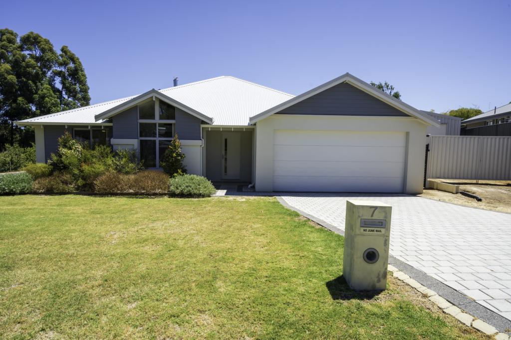 7 Melaleuca Ct, Manjimup, WA 6258