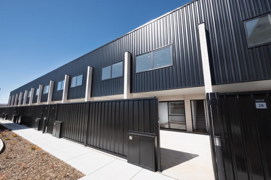23/2 Cornelius St, Coombs, ACT 2611