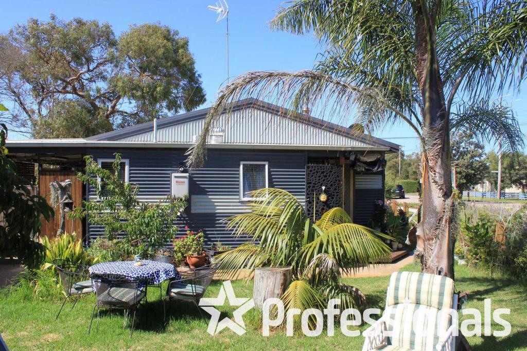 41 National Park Rd, Loch Sport, VIC 3851