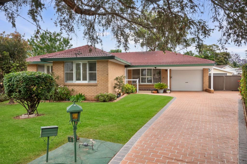 4 KATRINA CL, HOBARTVILLE, NSW 2753