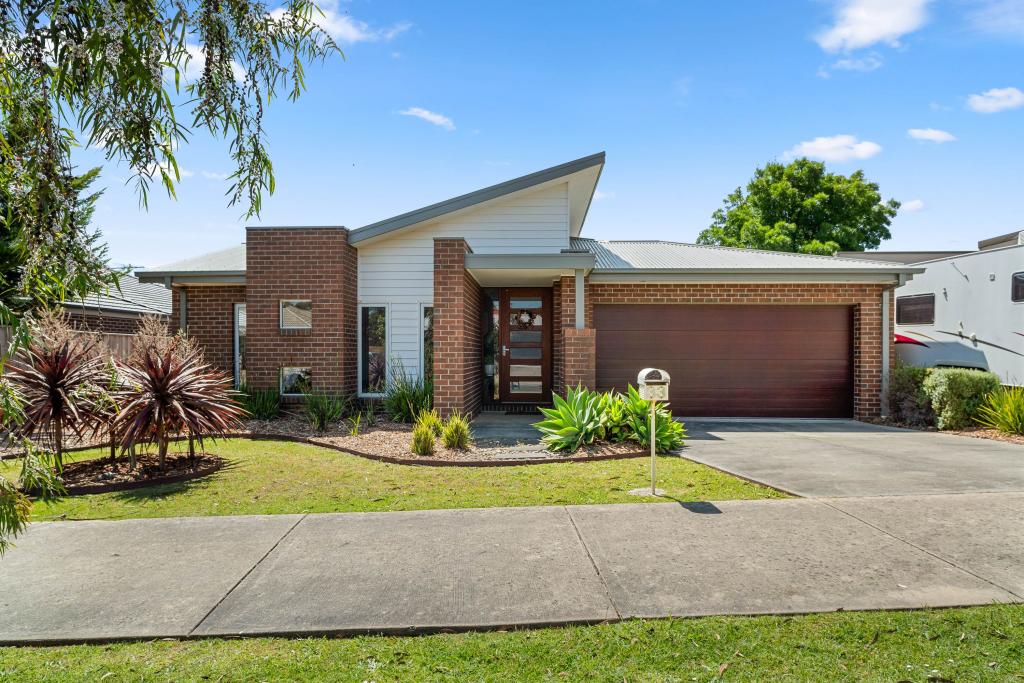 33 Wagtail Way, Cowes, VIC 3922