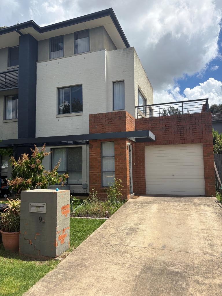 2/9 Wenton Rd, Holsworthy, NSW 2173