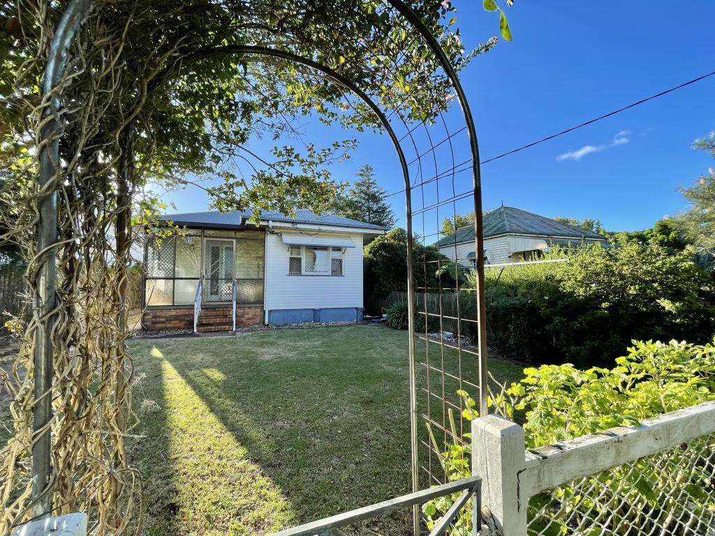 13 Northland St, Newtown, QLD 4350