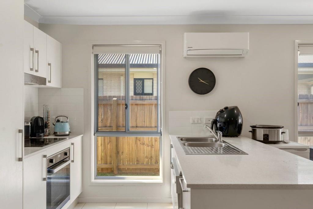 1/10 Rochester St, Hillcrest, QLD 4118