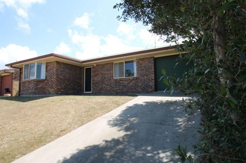 4 KERRY CT, NEW AUCKLAND, QLD 4680