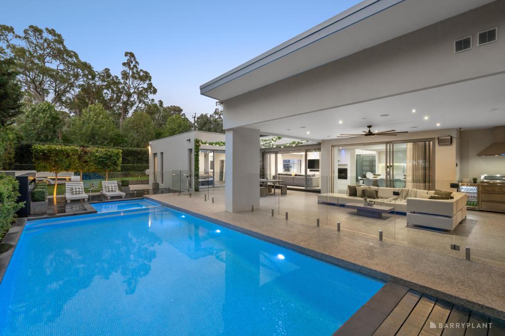 35 Knees Rd, Park Orchards, VIC 3114