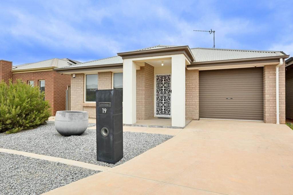 19 Gale St, Whyalla Jenkins, SA 5609